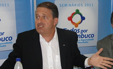 JOGO: Eduardo Campos insinua que não sobe no palanqe do PR em ST