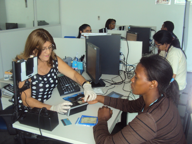 INOVAÇÃO PARA 2014: Cadastro de voto biométrico começa em Serra Talhada