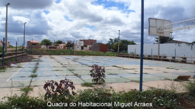 PAJEÚ: Quadras estão abandonadas em vários bairros de Afogados da Ingazeira