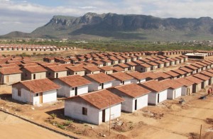 Casas abandonadas no Vila Bela estão virando ponto de drogas