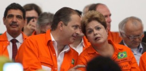 JOGO de cena marca visita de Dilma a Pernambuco e Campos mostra potencial
