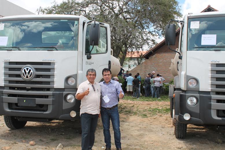 FOTO NOTÍCIA: Em Belmonte, prefeito vai priorizar uso do carro pipa na zona rural