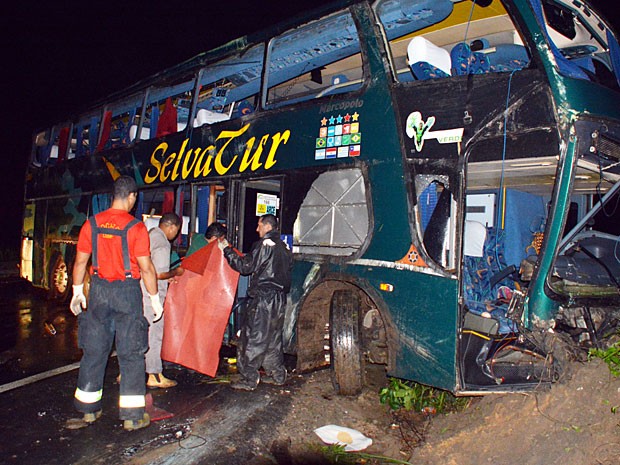 ACIDENTE: Ônibus da banda Raça Negra capota e deixa 27 feridos em Pernambuco