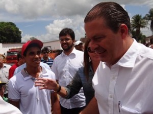 Após ataques do PT, Eduardo Campos critica políticos "que só sabem falar e fazer futrica"