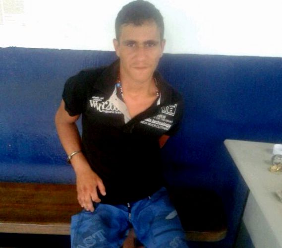 JACKSON DA SILVA, 18 ANOS, VULGO 'KEL', FOI PRESO EM FLAGRANTE PELA POLÍCIA MILITAR