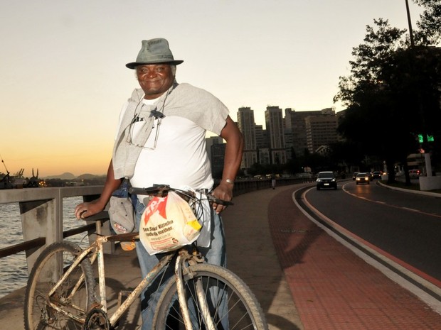Joaquim ainda pedala todos os dias atrás do sonho de ser delegado (Foto: Fernando Madeira / A Gazeta)