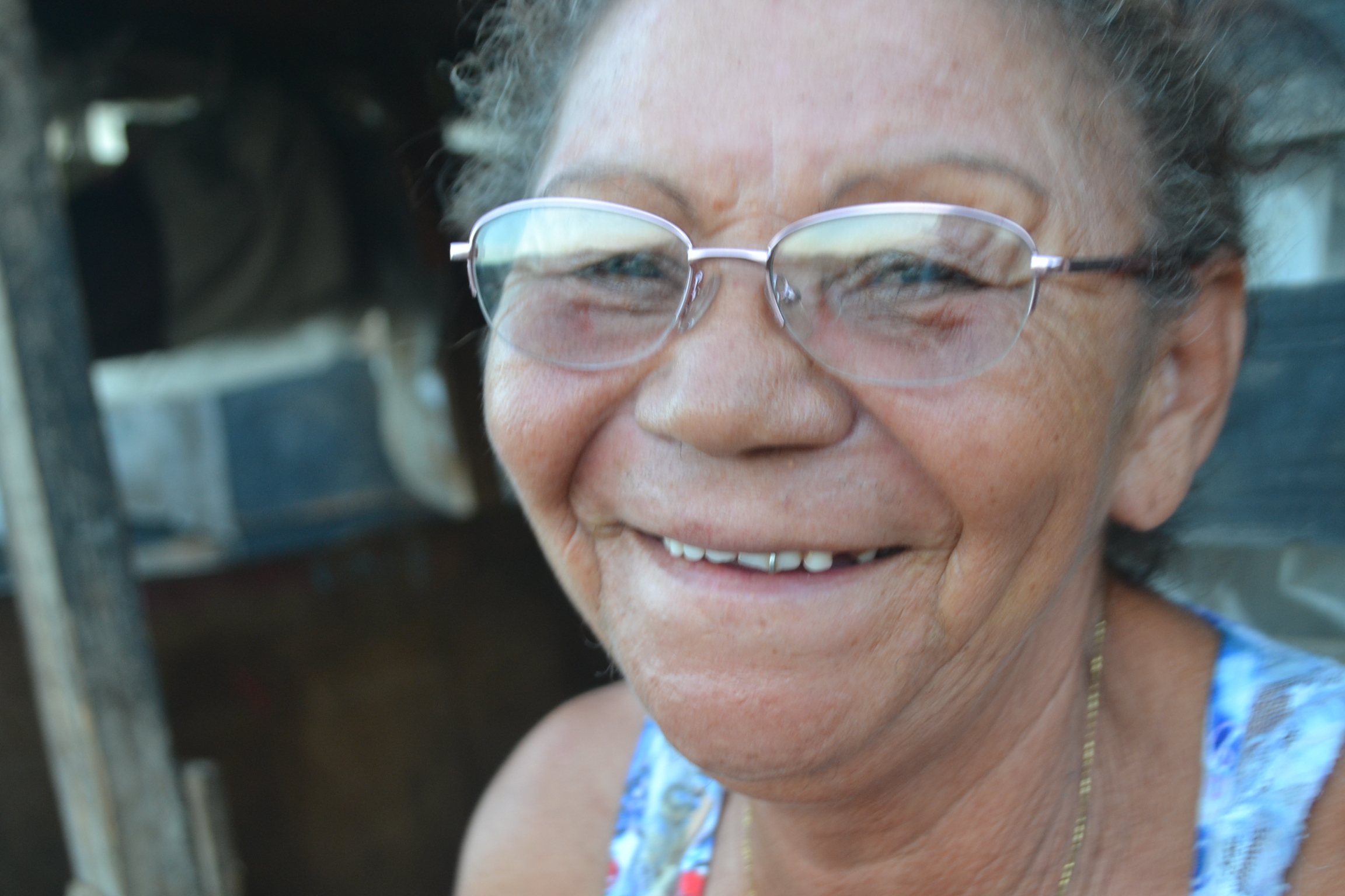Dona Rita, 57 anos, senti dores de cabeca