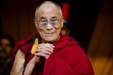 Dalai Lama diz que povo tibetano deve decidir sobre sua sucessão