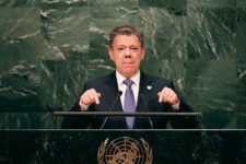 Presidente da Colômbia leva Nobel da Paz por acordo com guerrilheiros da Farc
