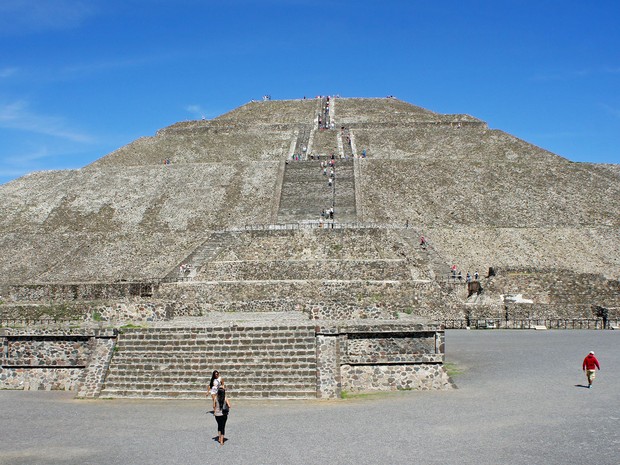 sun_pyramid_05_2015_teotihuacan_3304
