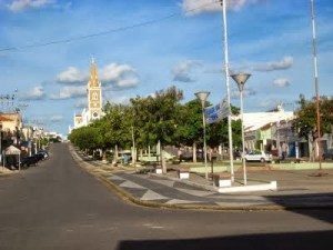 Ladrões assaltam mulher na praça Sérgio Magalhães, em ST
