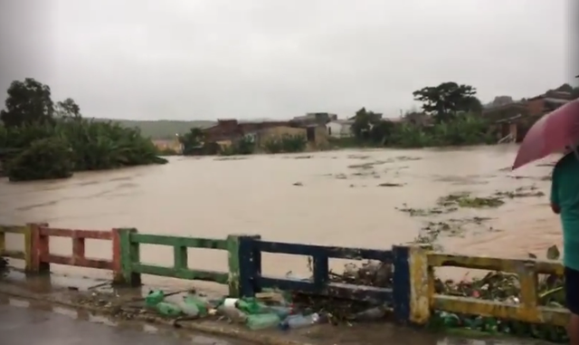 Chuvas deixam 4 mil desabrigados no Agreste de Pernambuco