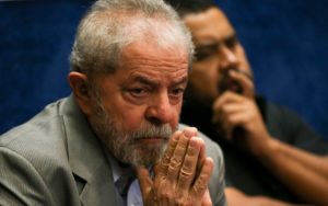 Manifestantes anti-Lula são presos com arma em Salvador
