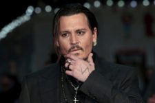 Johnny Depp pede desculpas por piada sobre assassinato de Trump