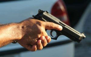 Suspeitos de assaltos trocam tiros com a PM em Serra Talhada