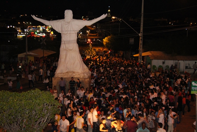 3ª Romaria da Juventude reúne centenas de fiéis em Serra Talhada