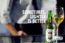 Heineken tira comercial por rapper indicar racismo