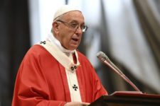 Papa Francisco busca unidade com fiéis