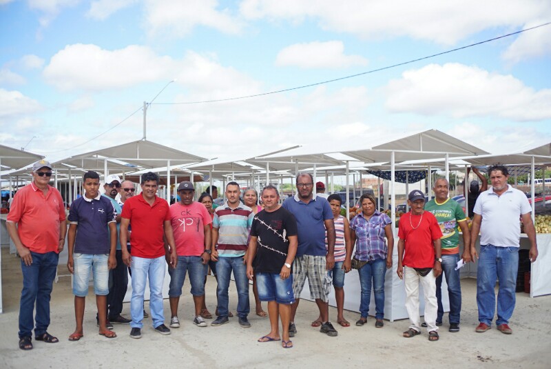Feirantes ocupam novo espaço em Serra Talhada