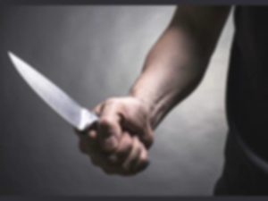 Filho ameaça matar a mãe com uma faca em ST