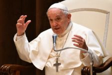 Na Páscoa, Papa fala sobre homofobia