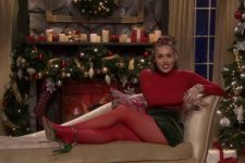 Miley Cyrus faz versão de canção natalina