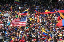Após ultimato, EUA se retiram da Venezuela