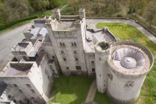 Castelo de 'Game of Thrones' está à venda
