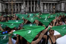 Congresso argentino retoma debate do aborto