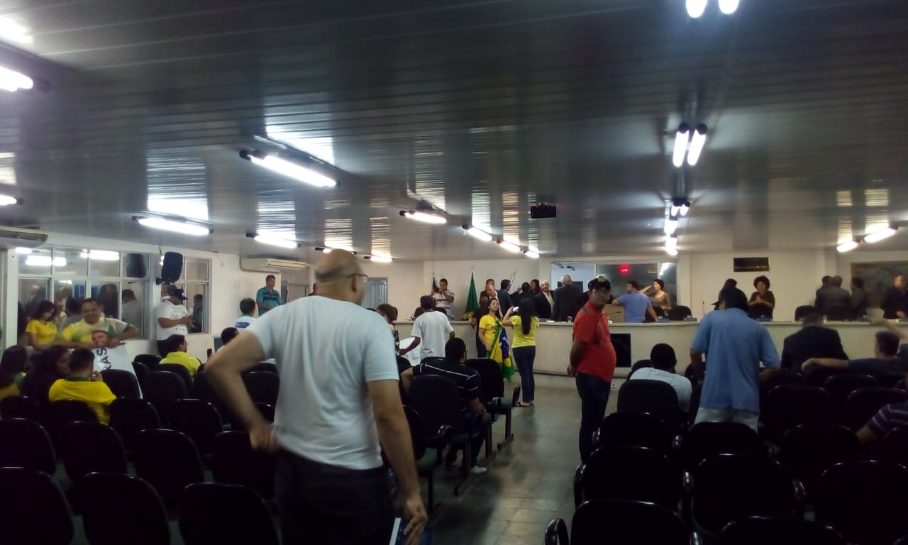 CMST: Bolsonaristas fazem 'desordem' em ST