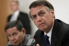 Bolsonaro diz que exagerou com alunos
