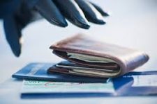 Bandidos furtam celulares e carteiras em ST