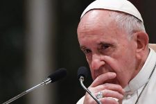 Papa se opõe a acordo com narcotráfico