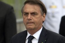 Bolsonaro censura política de gênero até 2024
