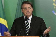 Bolsonaro sanciona limite de gastos de campanha