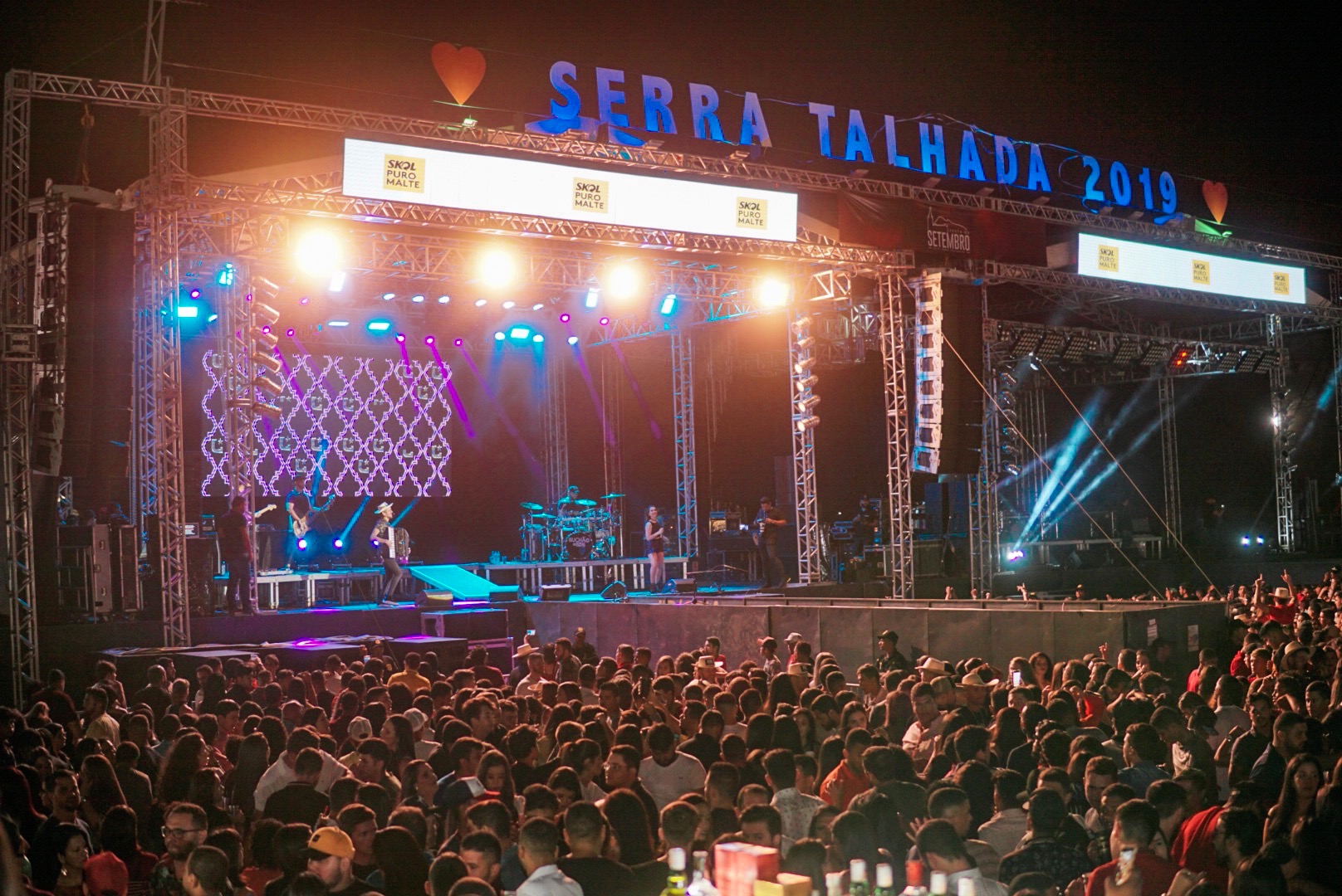 Noite de muitos encontros na festa de Serra Talhada