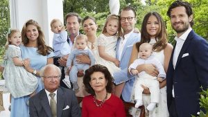 Rei da Suécia exclui cinco netos da Casa Real