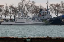 Rússia devolve à Ucrânia três navios militares