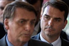 'Pergunta pra PF', diz Bolsonaro sobre inquérito contra Flávio