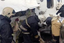 Avião cai no Cazaquistão e mata 12 pessoas