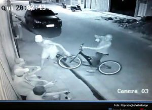 Homens fazem assalto de bicicleta em ruas de ST