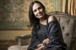 Bolsonaro convida Regina Duarte para Cultura