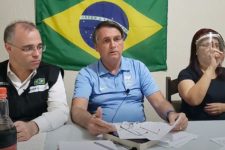 Bolsonaro promete vetar projeto de pena para quem recusar vacina