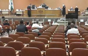 Juiz suspende julgamento de médicos acusados de retirada de órgão ilegal