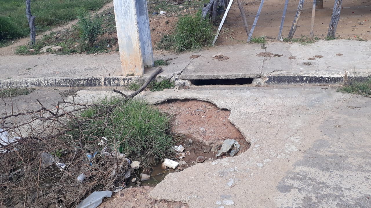 Moradora reclama de buracos no bairro Vila Bela em ST