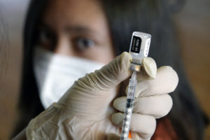 Equador torna obrigatória vacina contra Covid