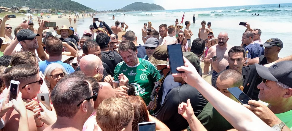 Bolsonaro no Beto Carrero: de férias, presidente visita parque temático