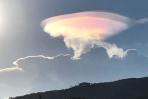 Nuvens coloridas surpreendem moradores de cidades no interior de Goiás