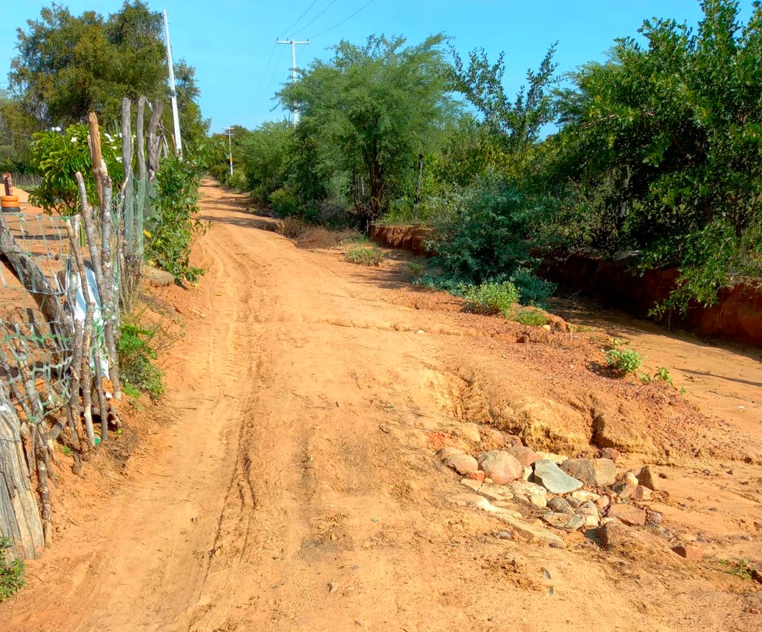 Moradora de ST convida secretário para andar de moto em estrada rural