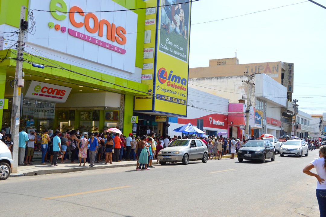 Aglomeração no Centro de ST marca início da semana